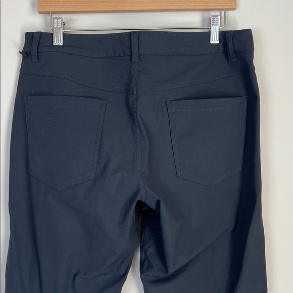 Lululemon Men's Pants 33 x 31 Classic Work Travel Casual Pants Navy Blue EUC - Picture 3 of 8